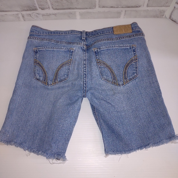 Hollister CutOff size 3 - Picture 2 of 6